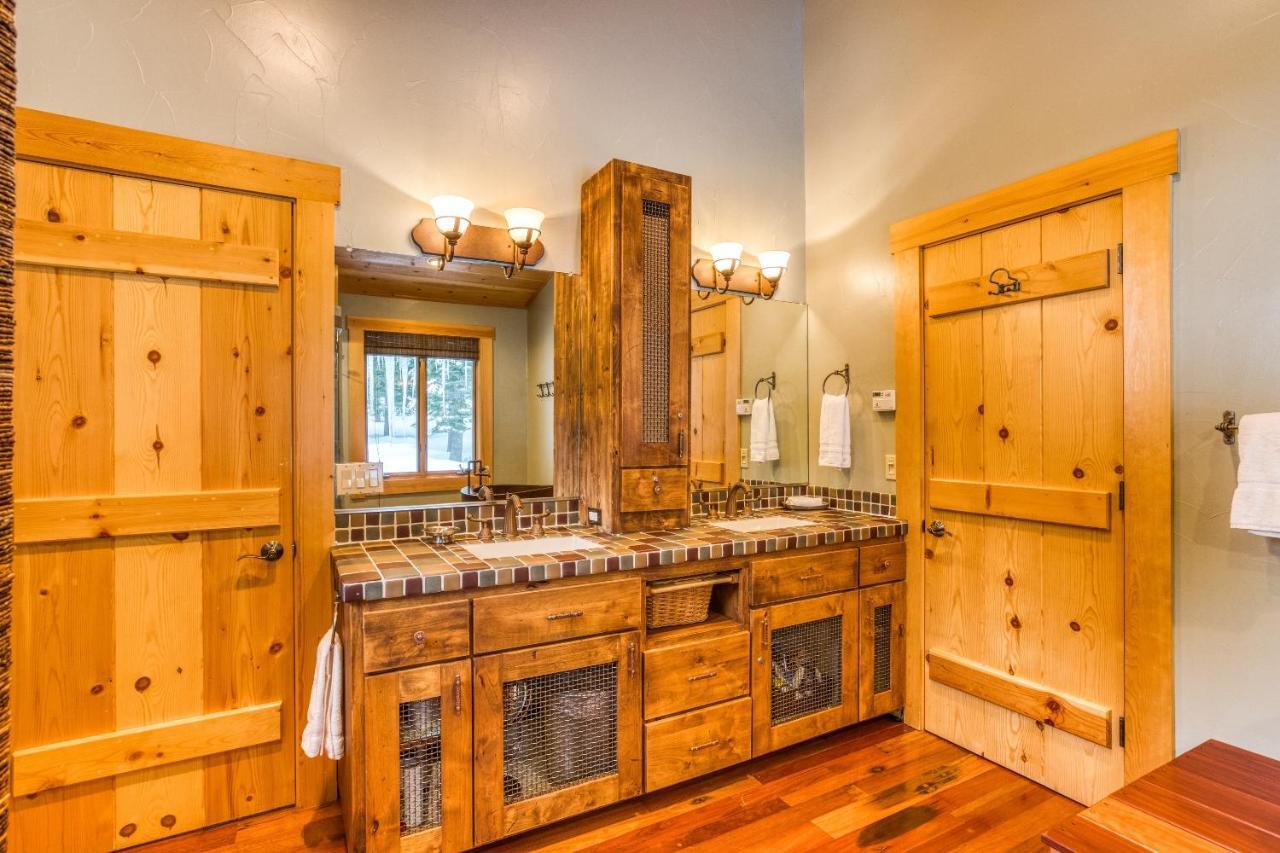 Bear Meadows Lodge - Hot Tub - Tahoe Donner Home 特拉基 外观 照片