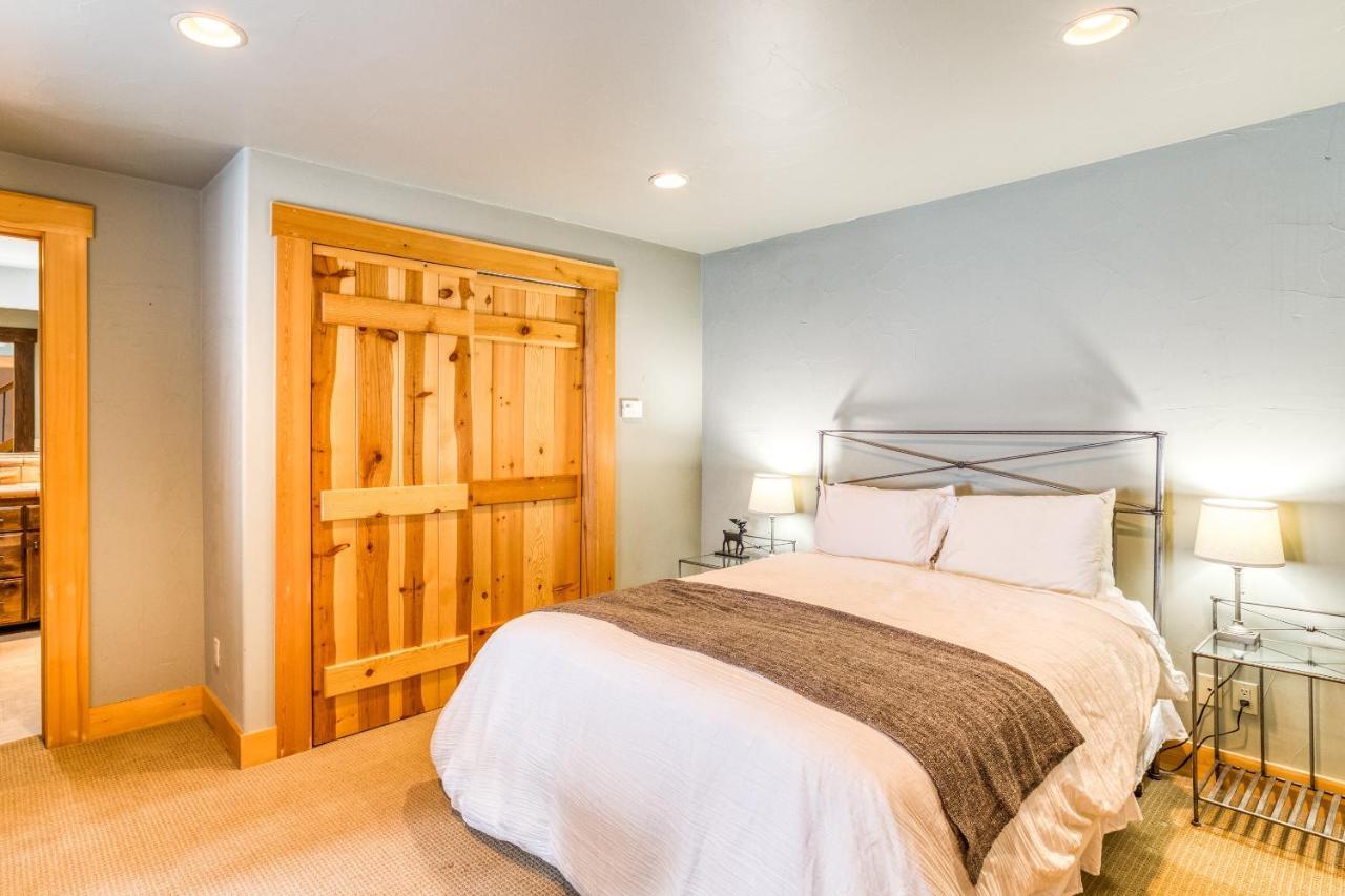 Bear Meadows Lodge - Hot Tub - Tahoe Donner Home 特拉基 外观 照片