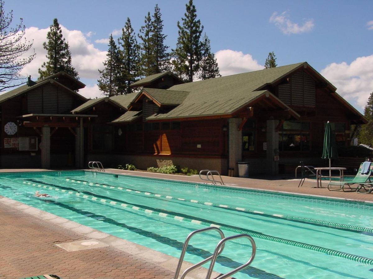 Bear Meadows Lodge - Hot Tub - Tahoe Donner Home 特拉基 外观 照片